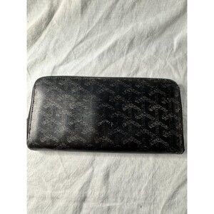 Goyard Black Gm EUC Zippered Wallet Canvas Leather With Certificate Of Authentic